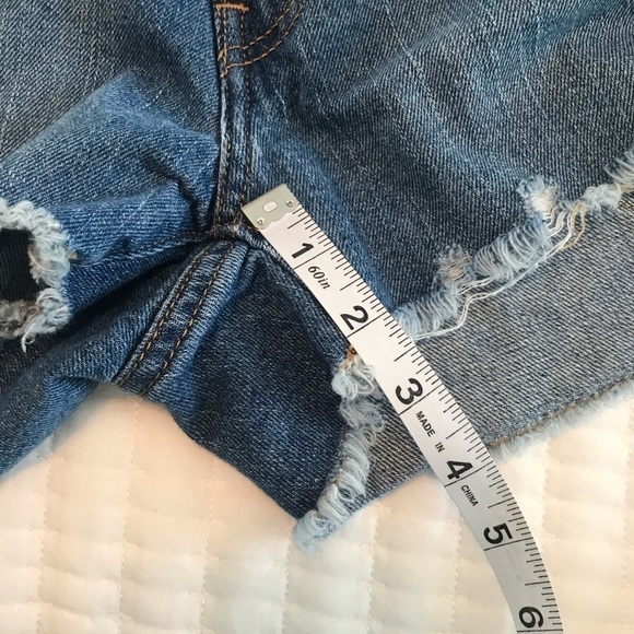 Levi’s Studded Denim Cut Off Shorts Size 29 - Picture 9 of 9